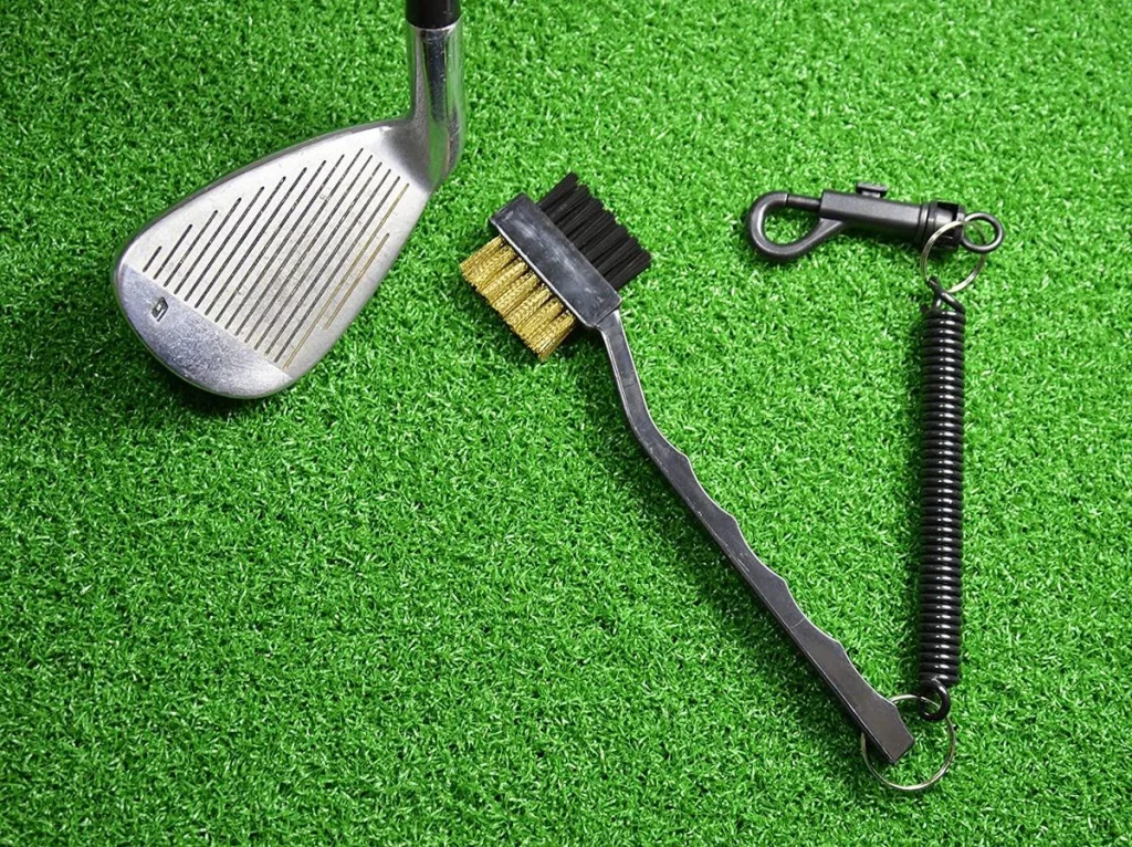 What Kind of Brush Clean Golf Clubs?